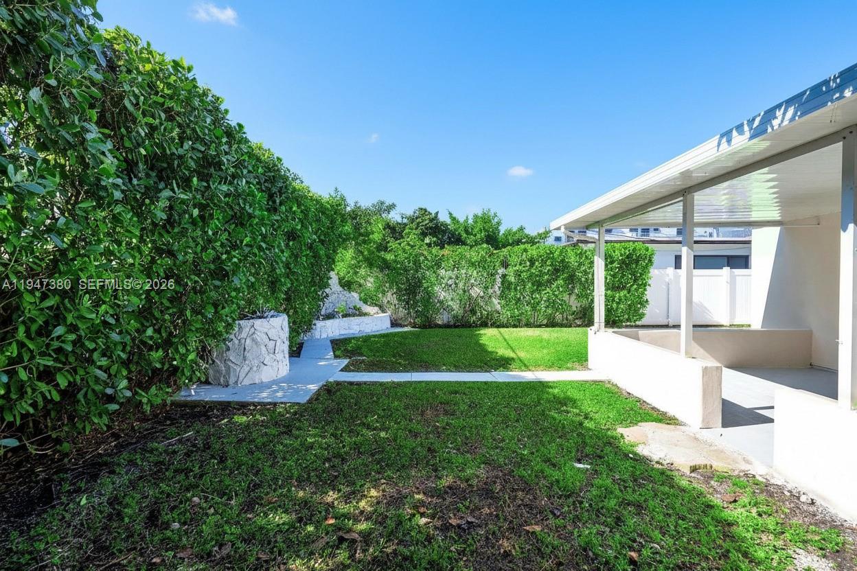 2350 SW 26th St
