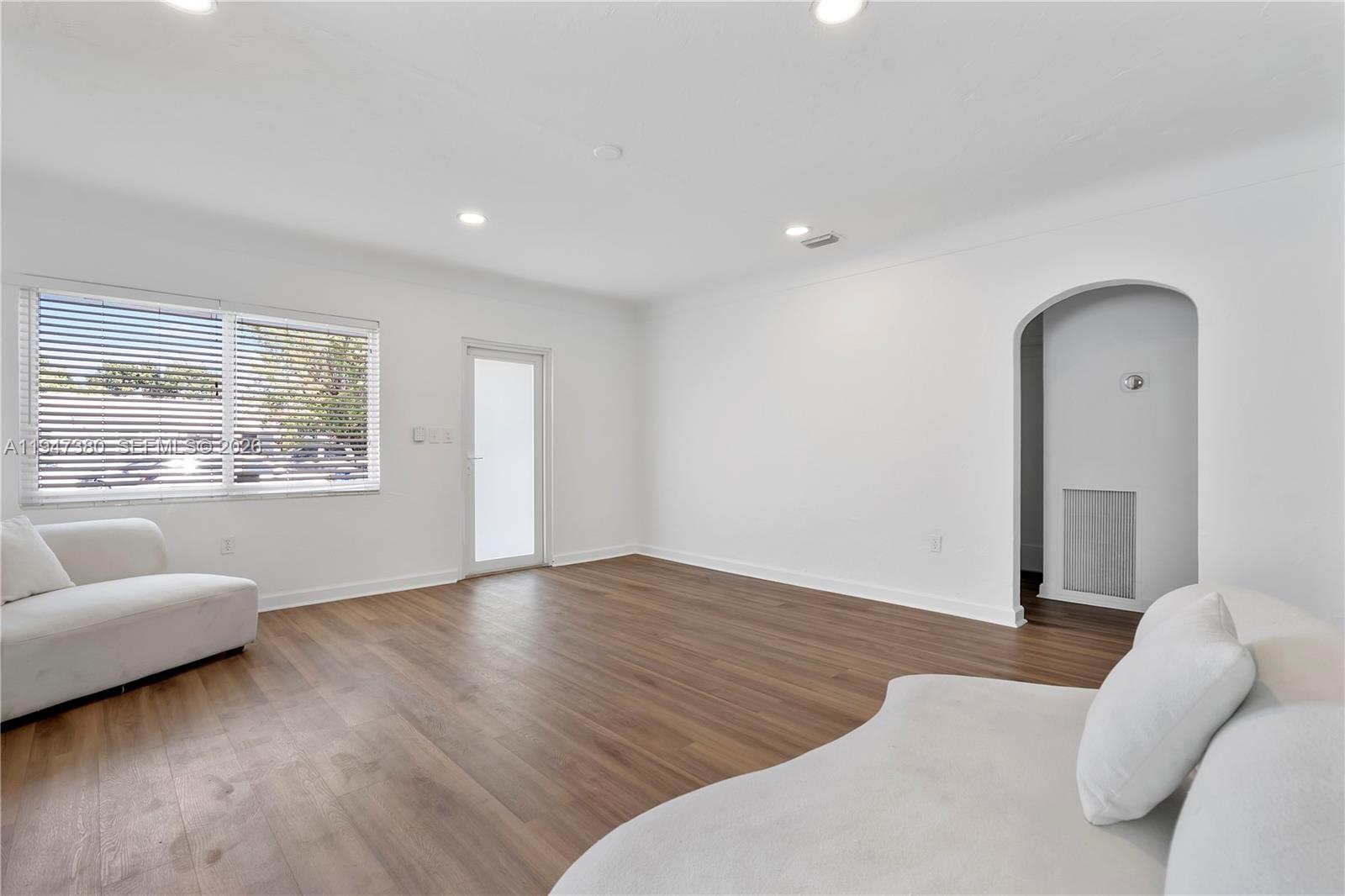 2350 SW 26th St