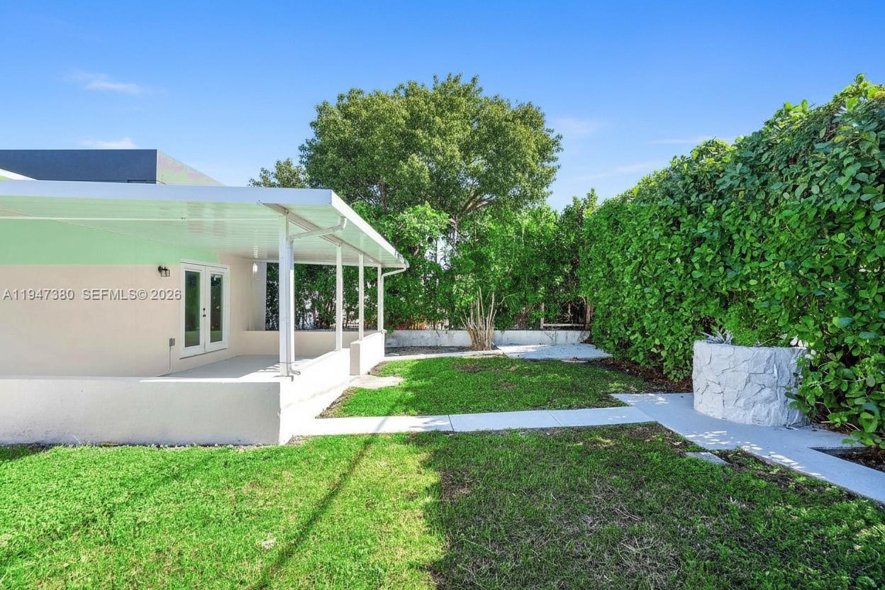 2350 SW 26th St