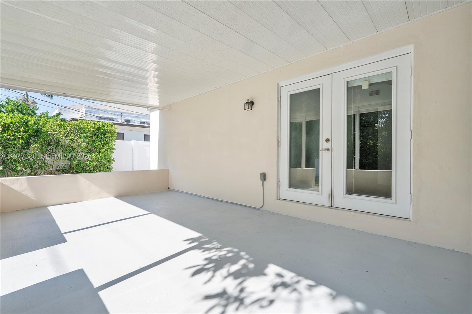 2350 SW 26th St