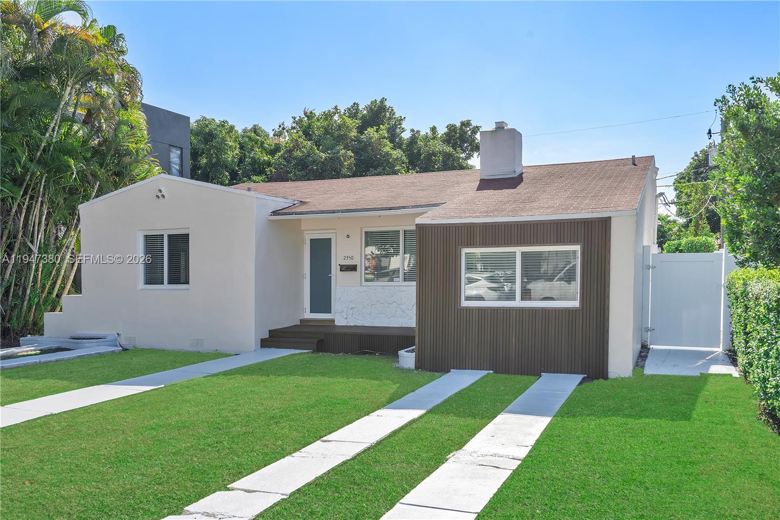 2350 SW 26th St