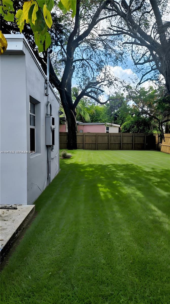 1628 NW 11th St