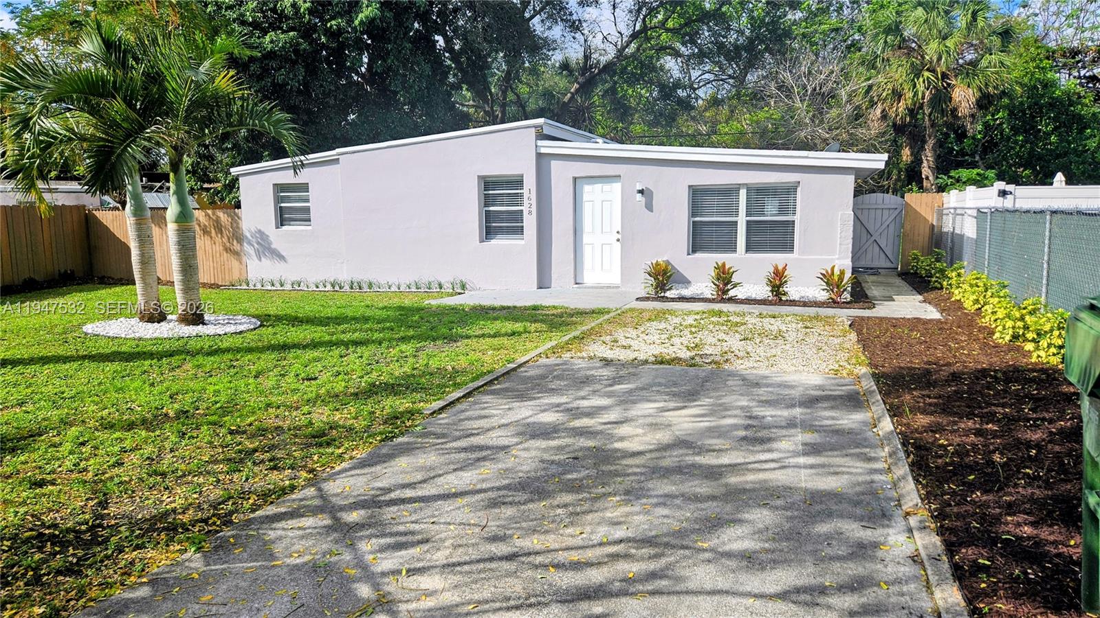 1628 NW 11th St