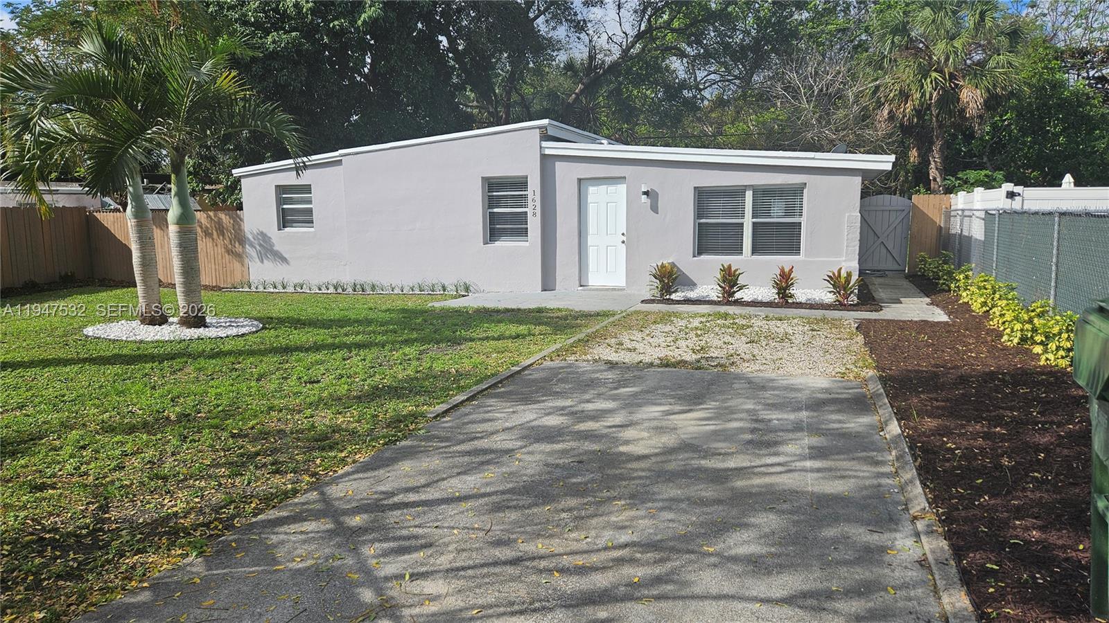1628 NW 11th St