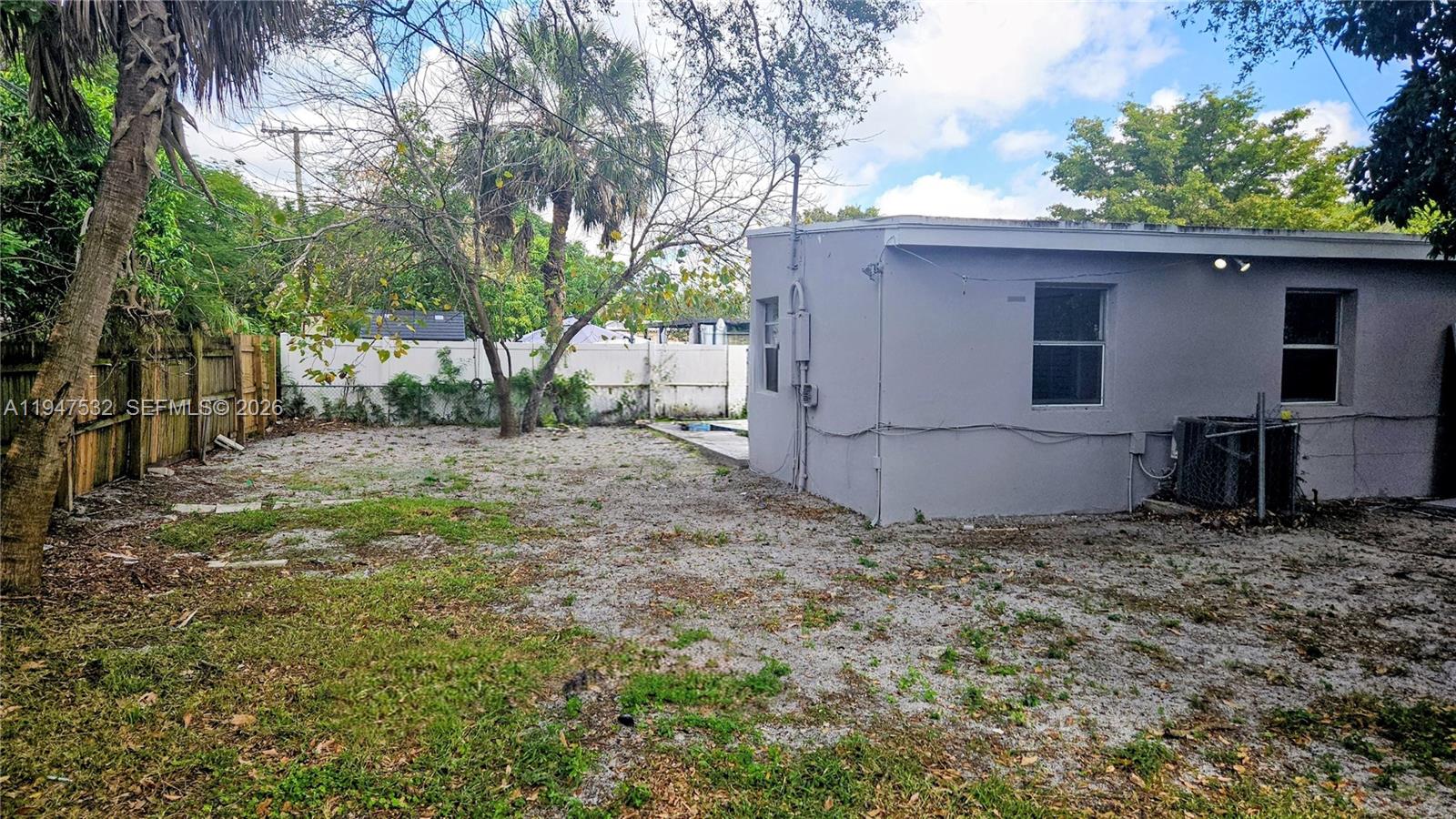 1628 NW 11th St