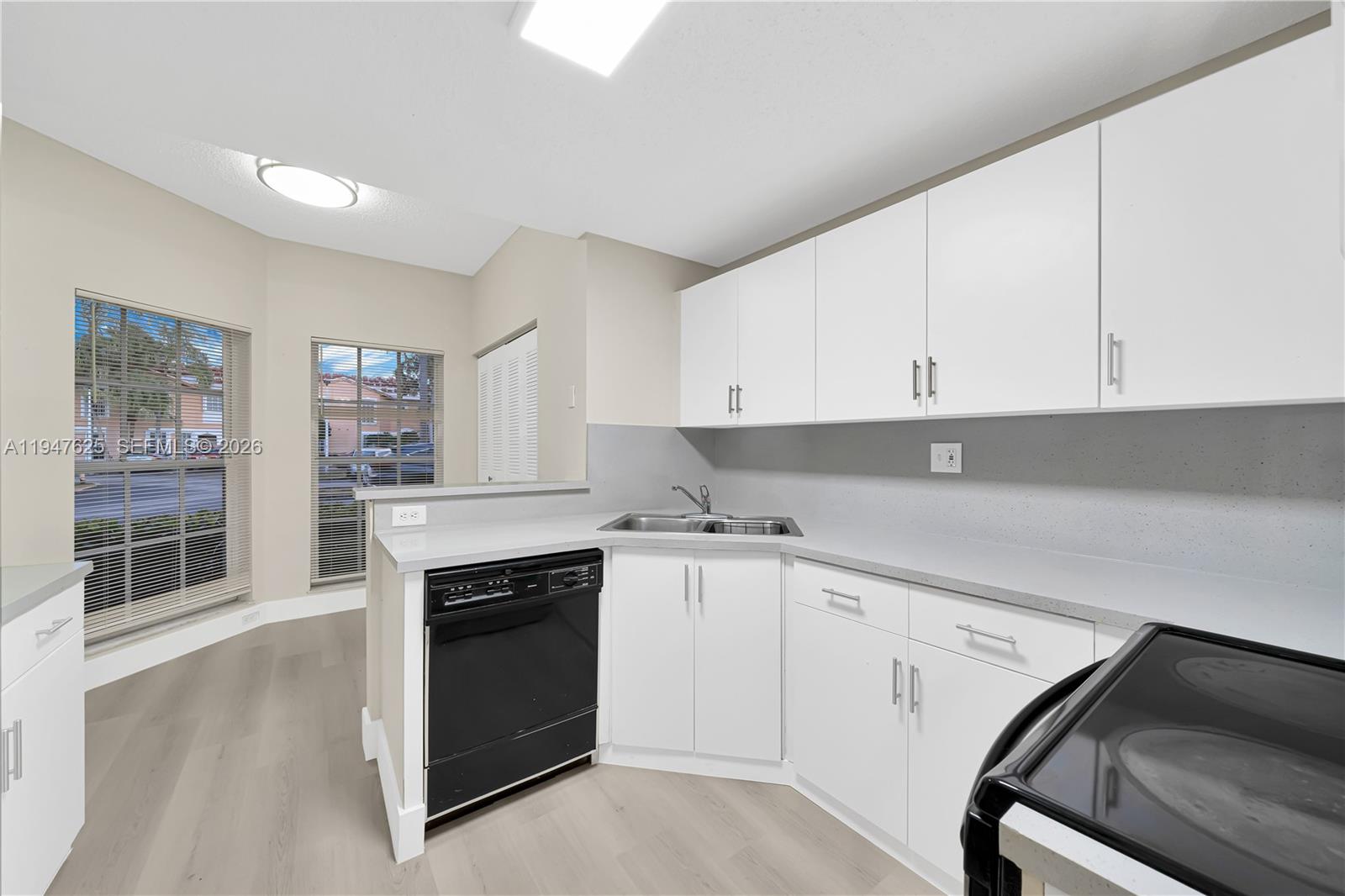 14325 SW 57th Ln # 6 Unit: 6-6