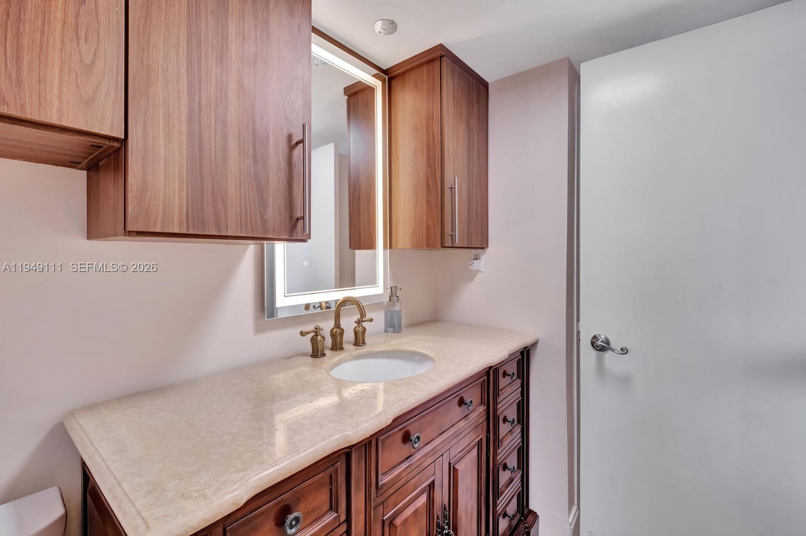 5401 Collins Ave # 340