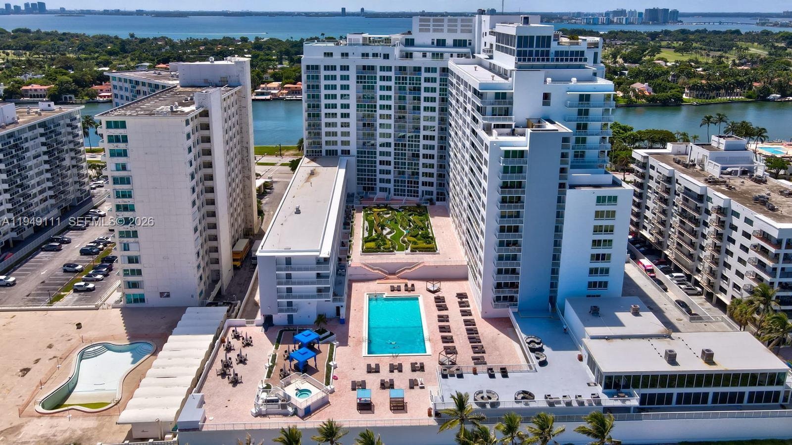 5401 Collins Ave # 340