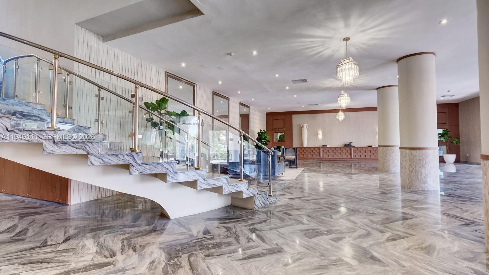 5401 Collins Ave # 340