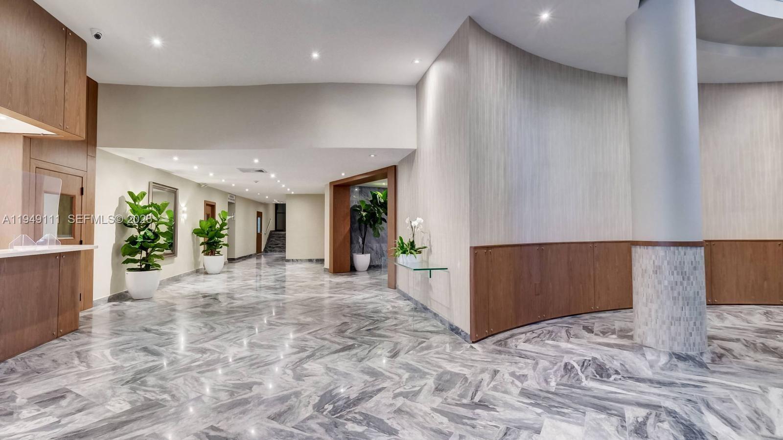 5401 Collins Ave # 340