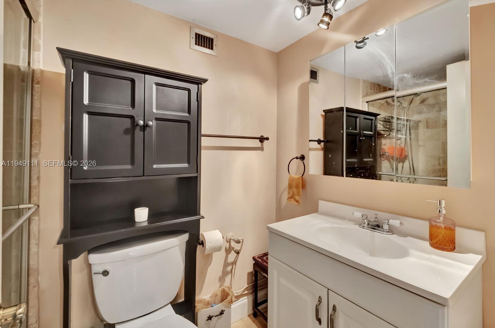 5401 Collins Ave # 340