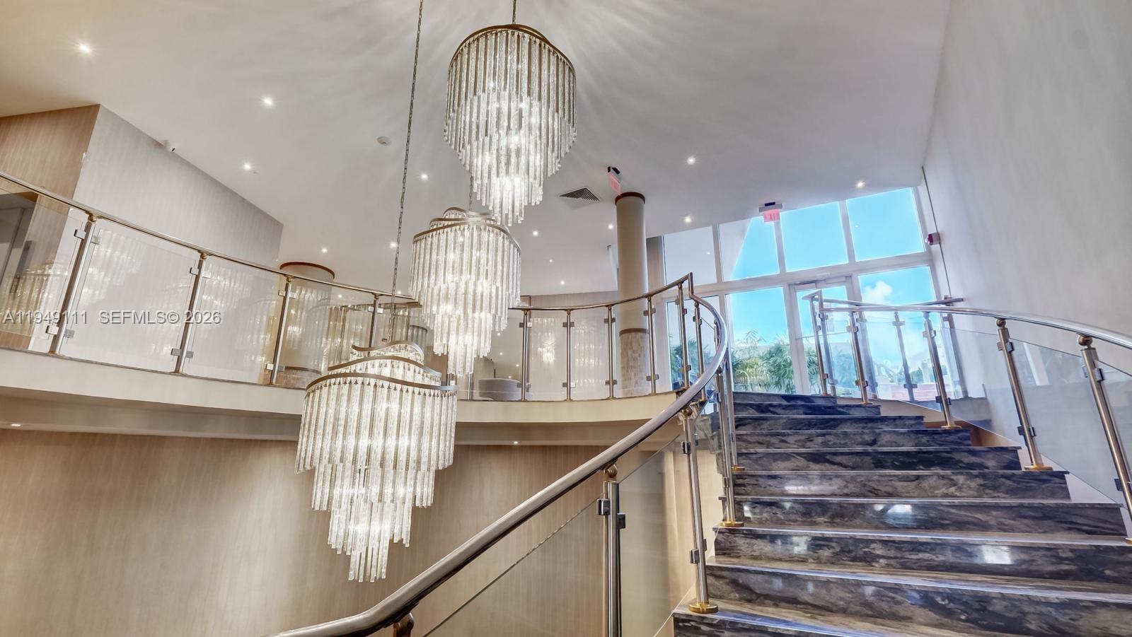 5401 Collins Ave # 340