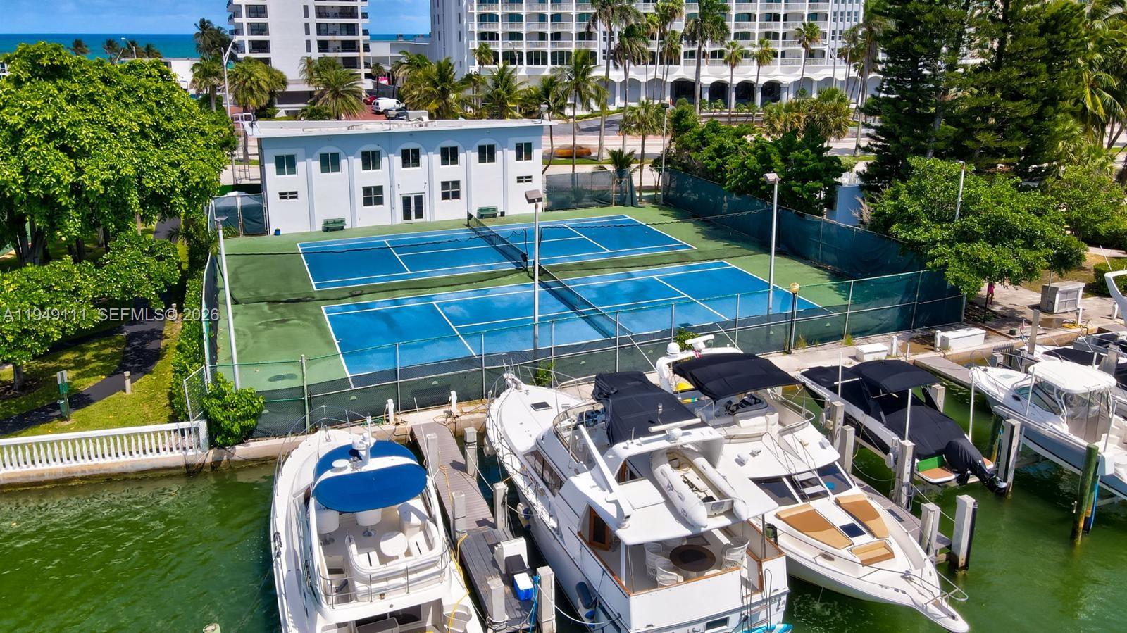 5401 Collins Ave # 340