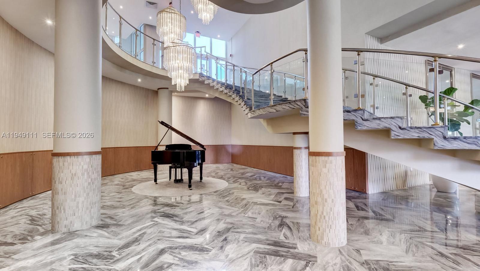 5401 Collins Ave # 340