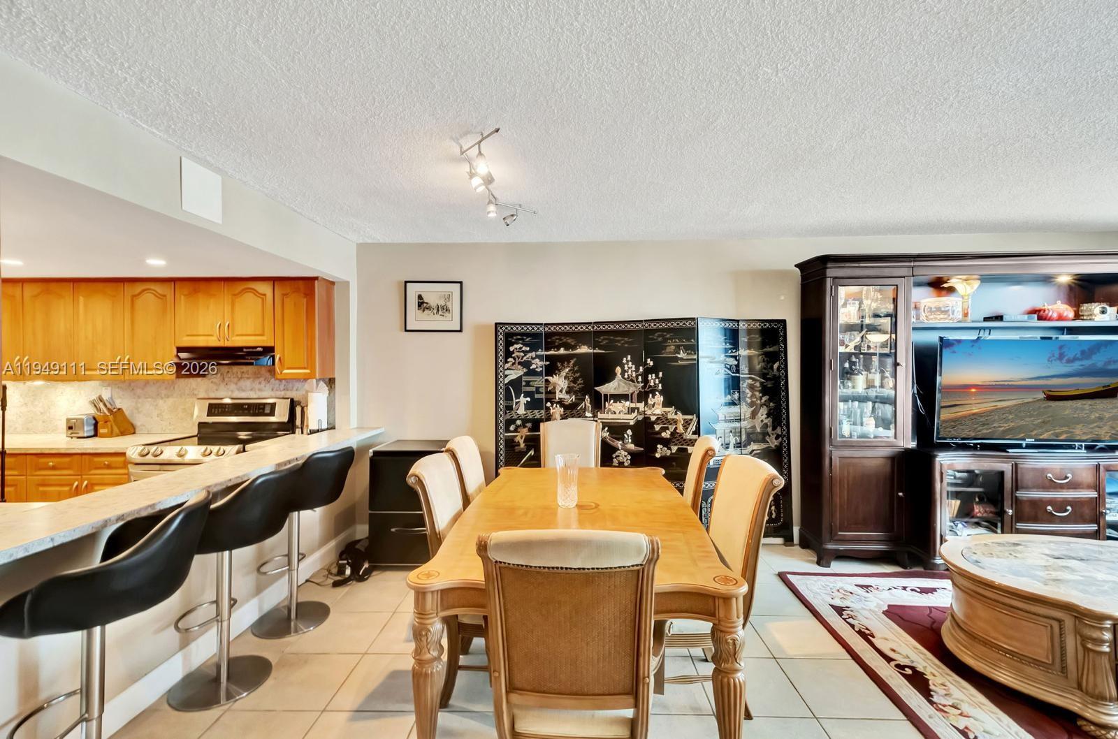 5401 Collins Ave # 340