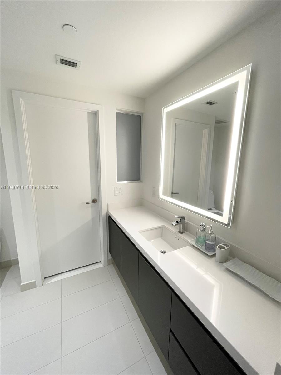 851 NE 1st Ave # 305