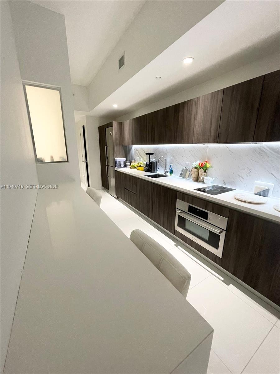 851 NE 1st Ave # 305