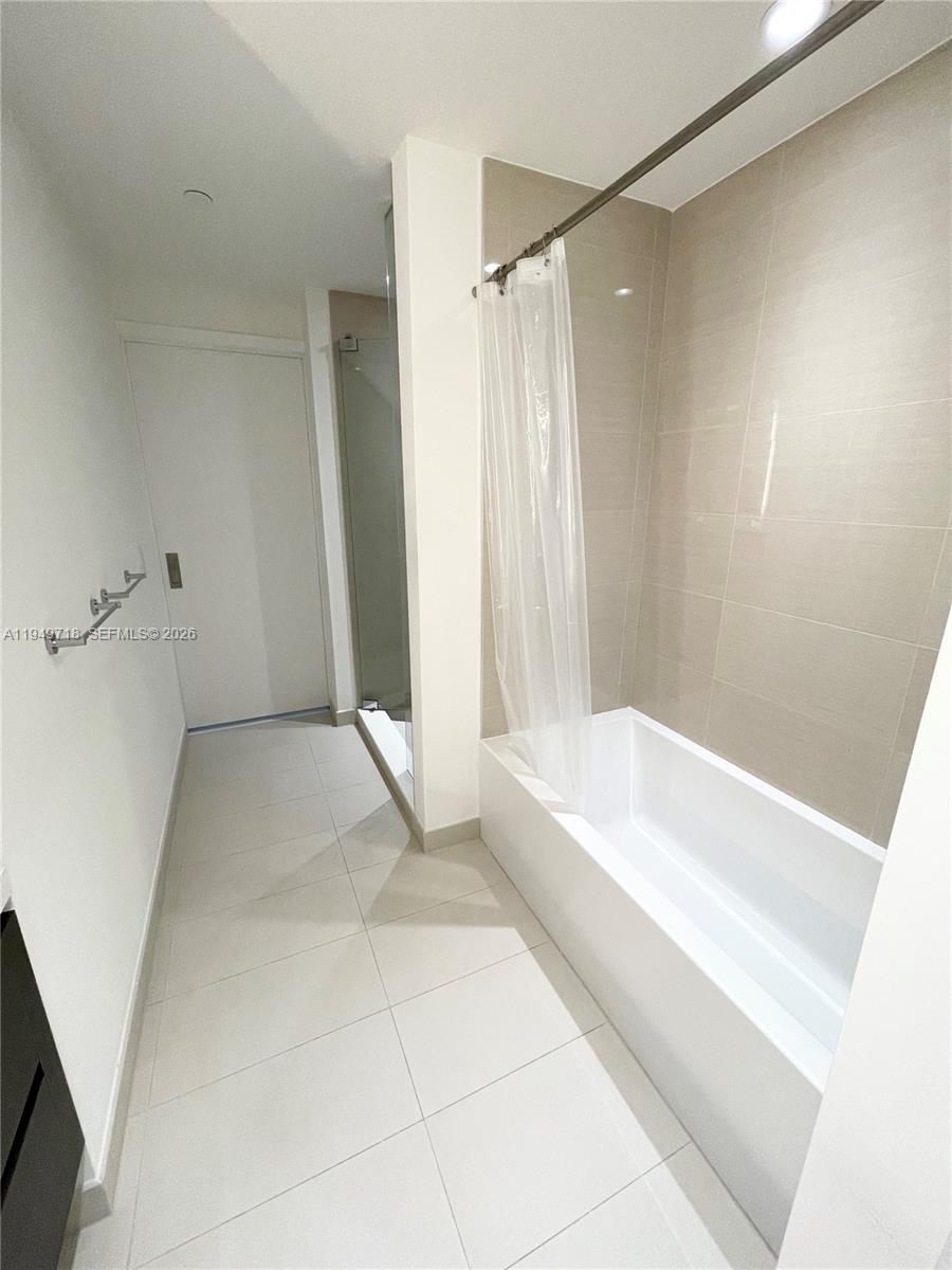851 NE 1st Ave # 305