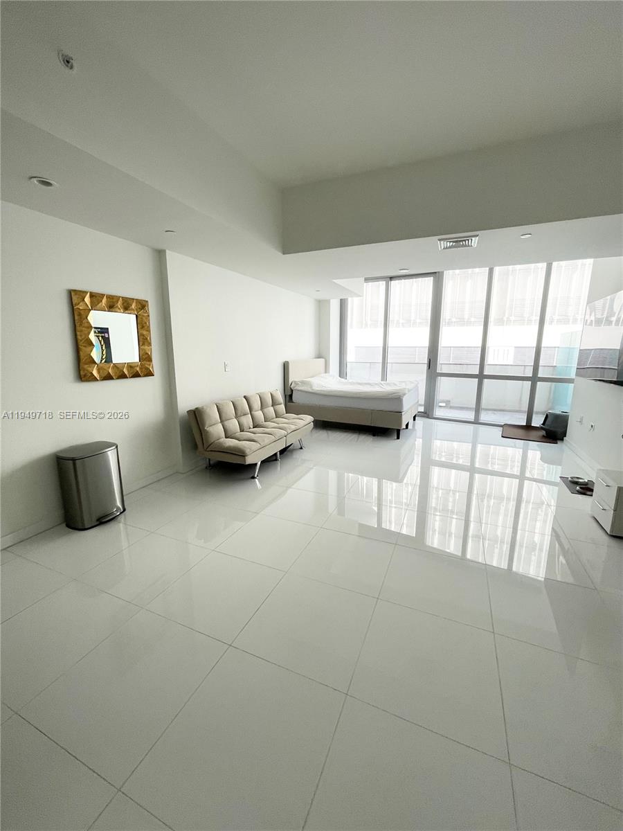 851 NE 1st Ave # 305