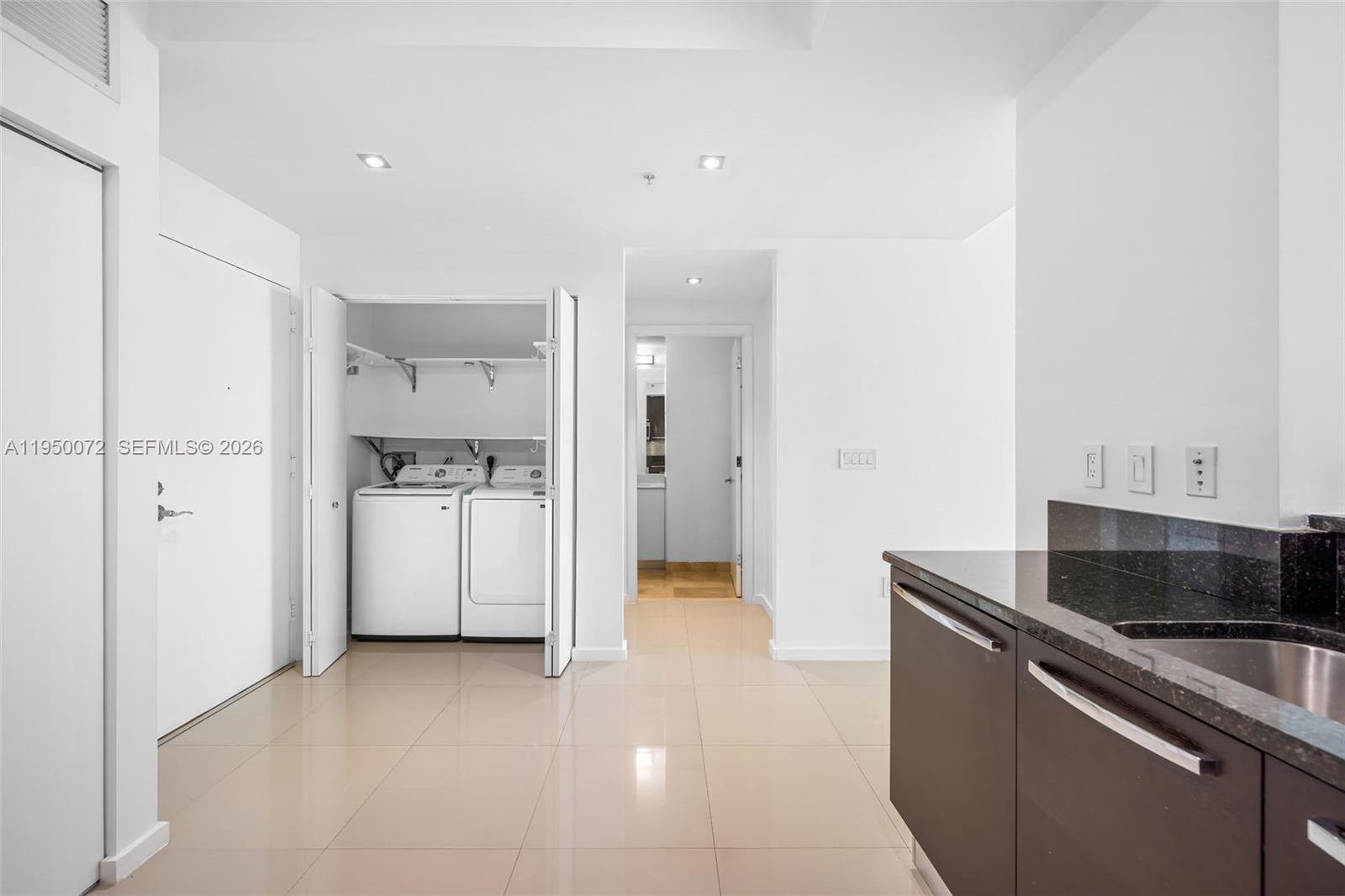 3030 NE 188th St # 606