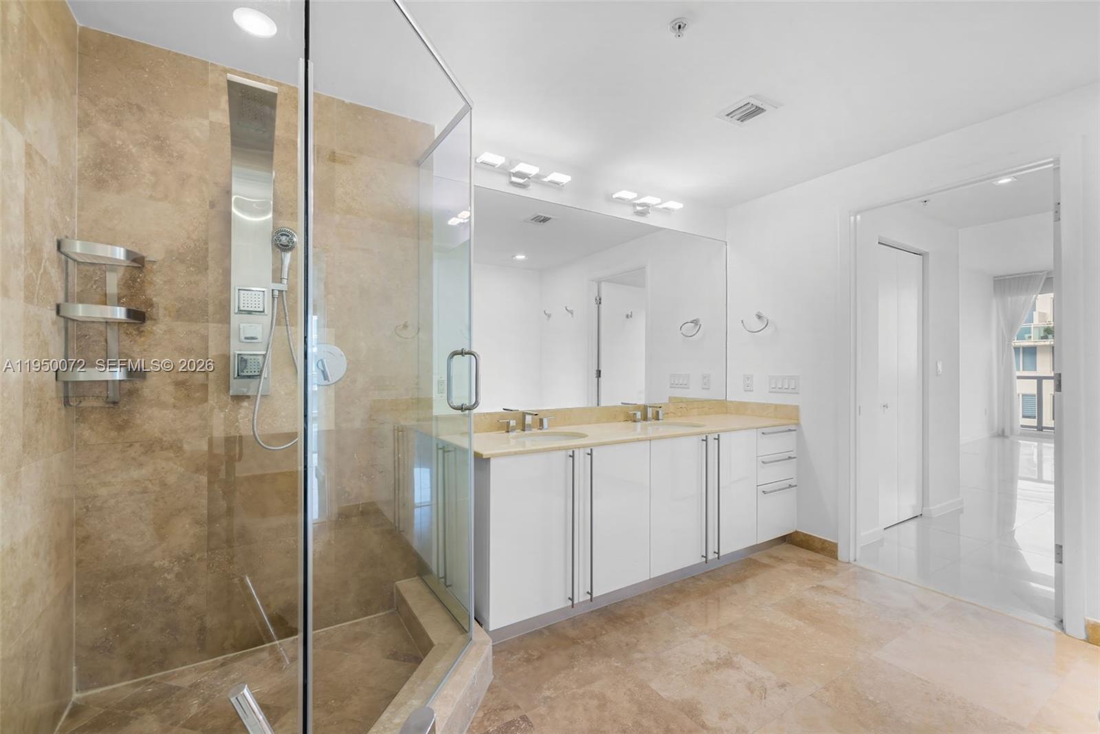 3030 NE 188th St # 606