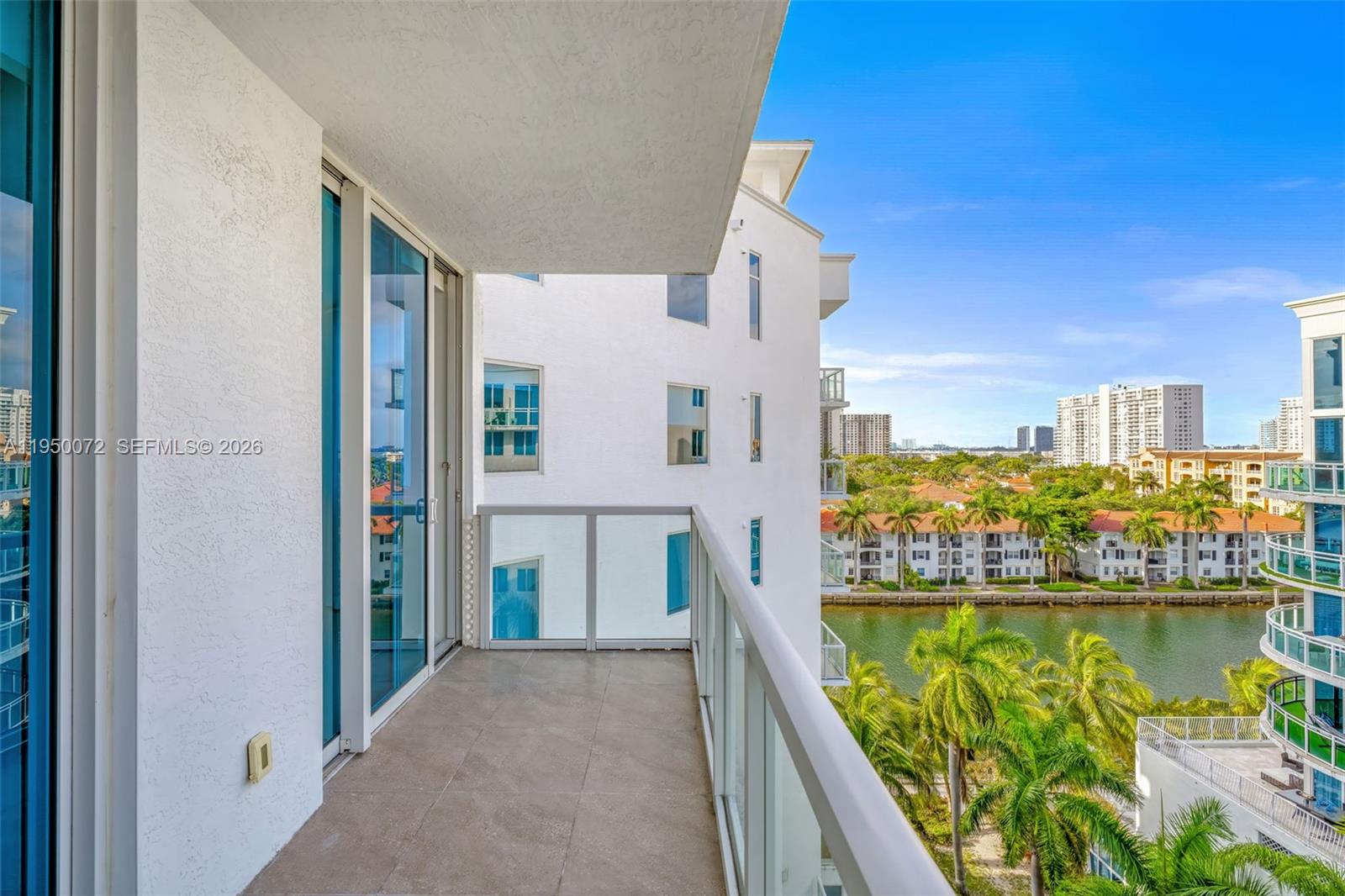 3030 NE 188th St # 606