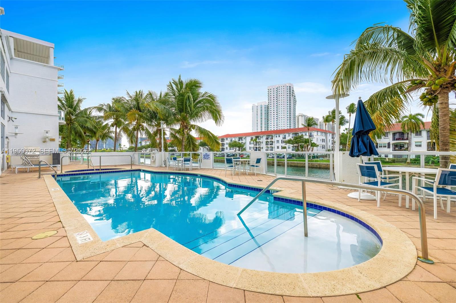 3030 NE 188th St # 606