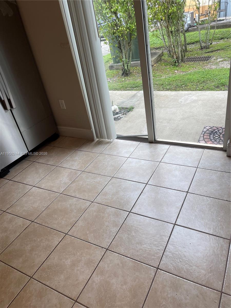 4785 SW 62nd Ave # 101