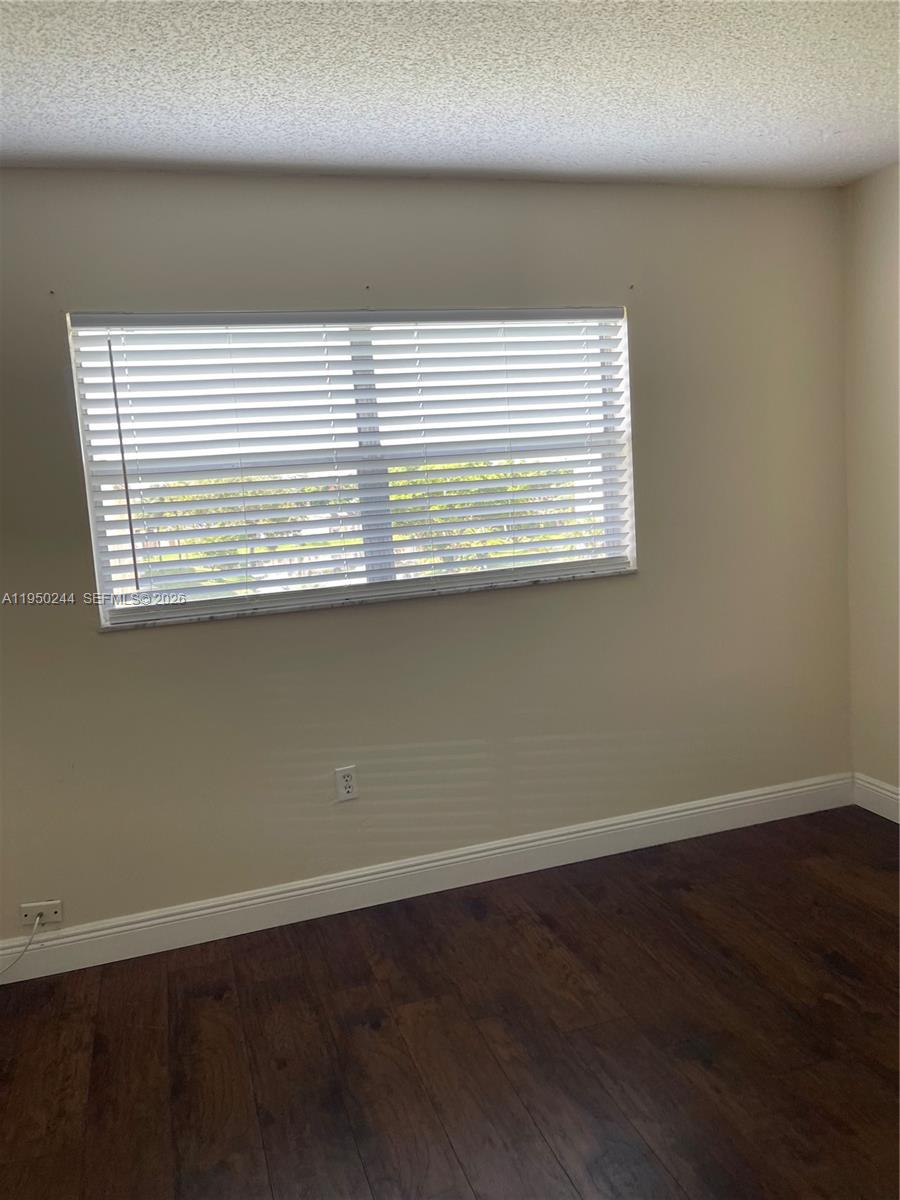 4785 SW 62nd Ave # 101