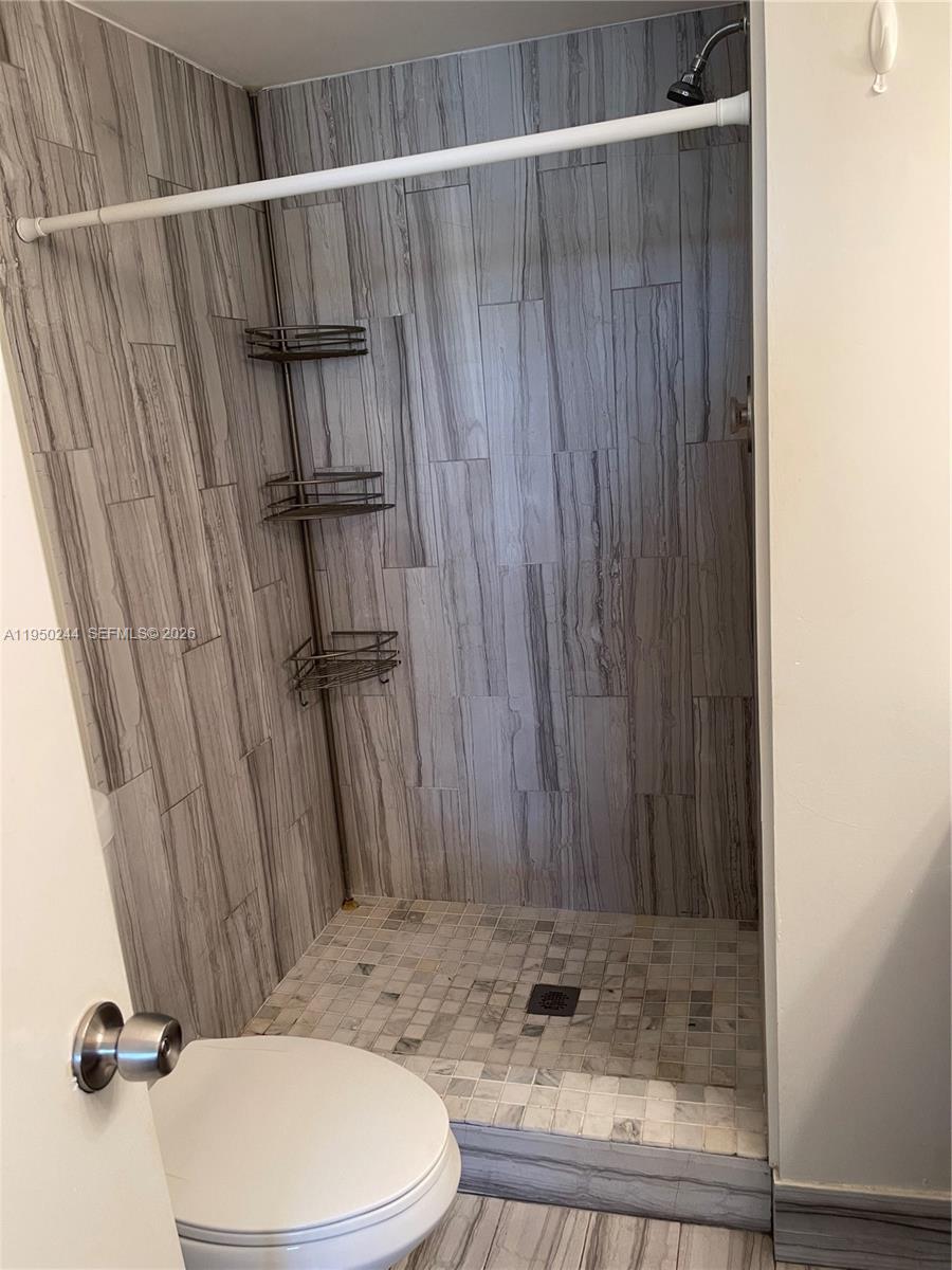 4785 SW 62nd Ave # 101