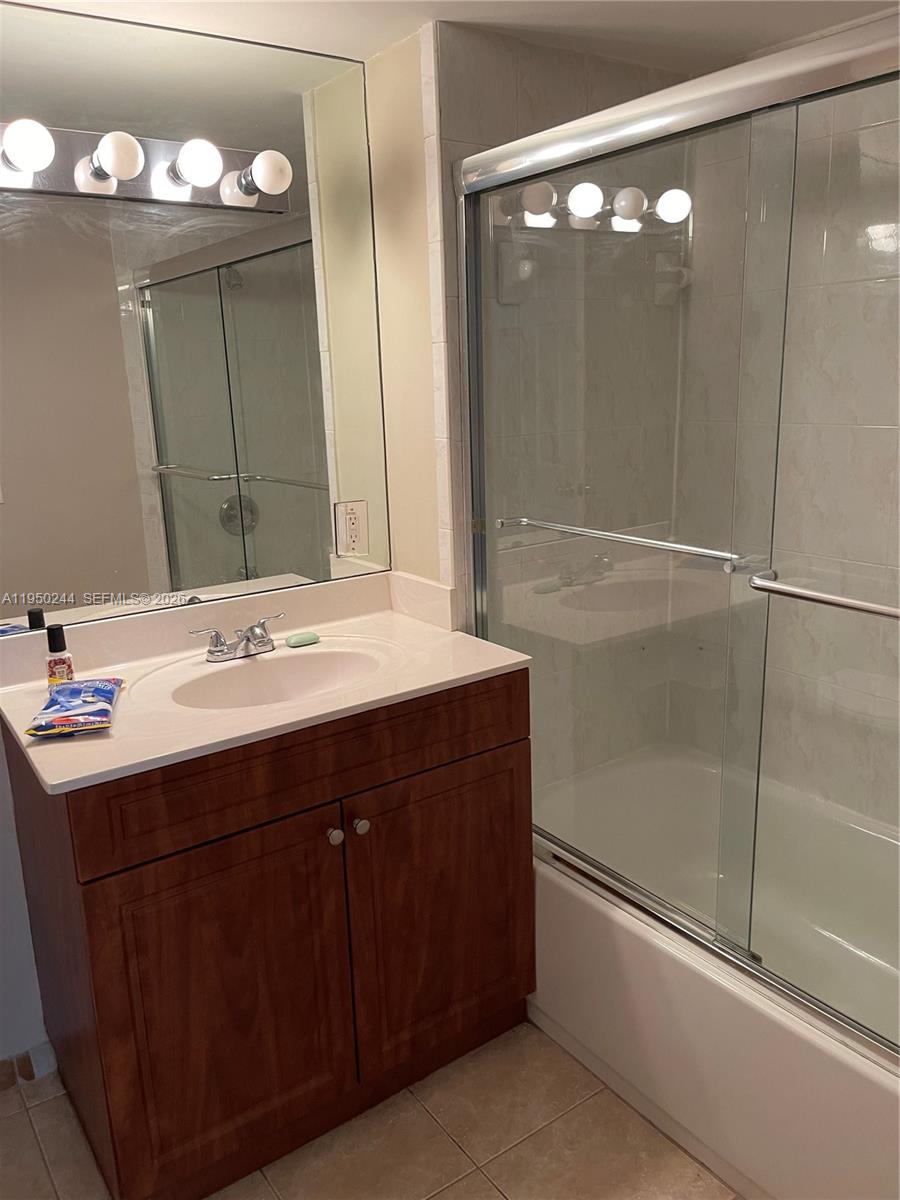 4785 SW 62nd Ave # 101