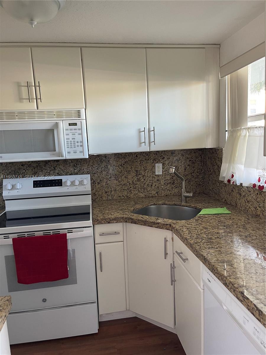 8515 Sunrise Lakes Blvd Unit: 103