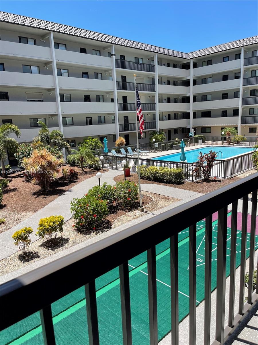 2121 COLLIER AV # 215