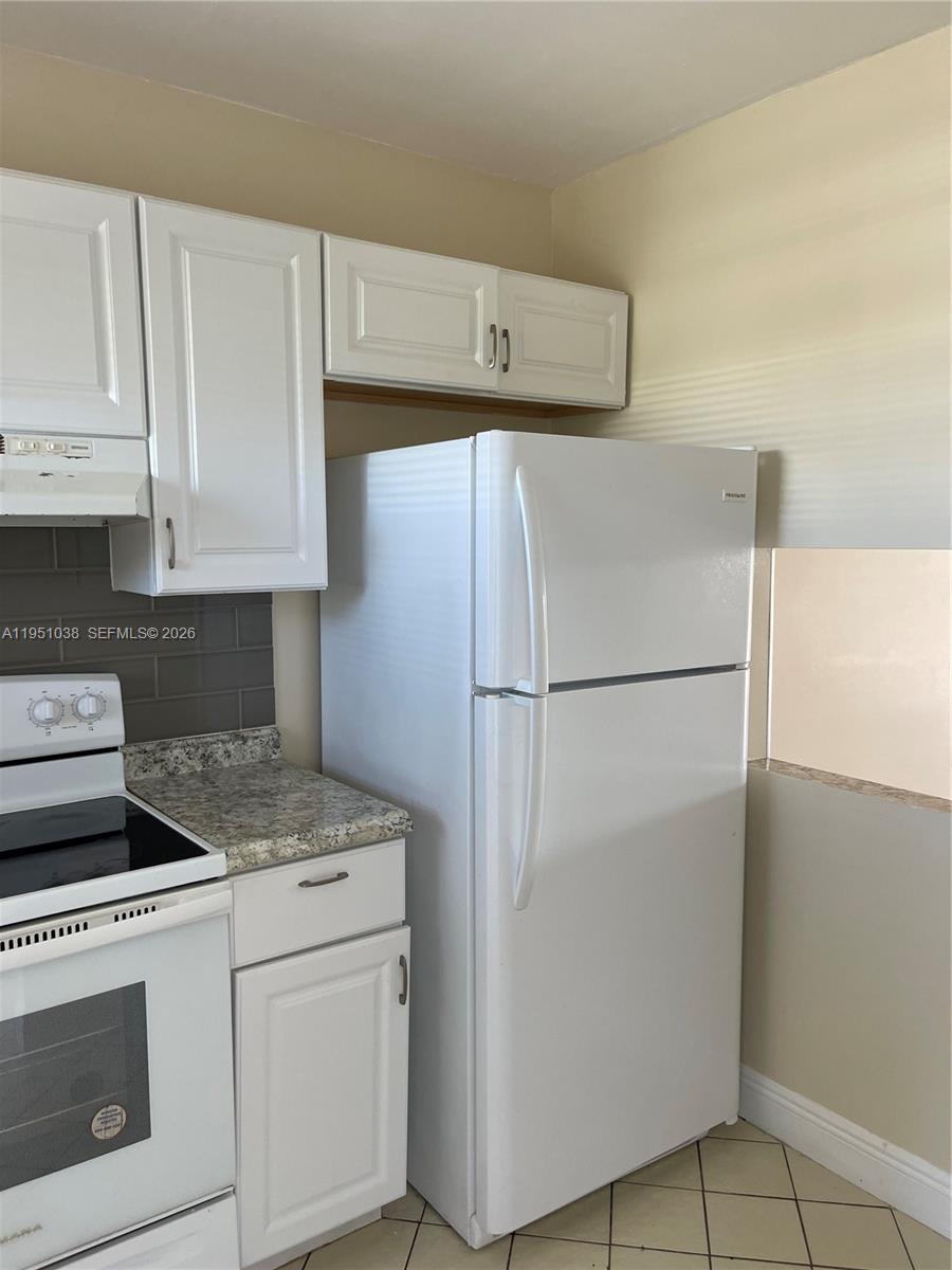 8285 Sunrise Lakes Blvd Unit: 310