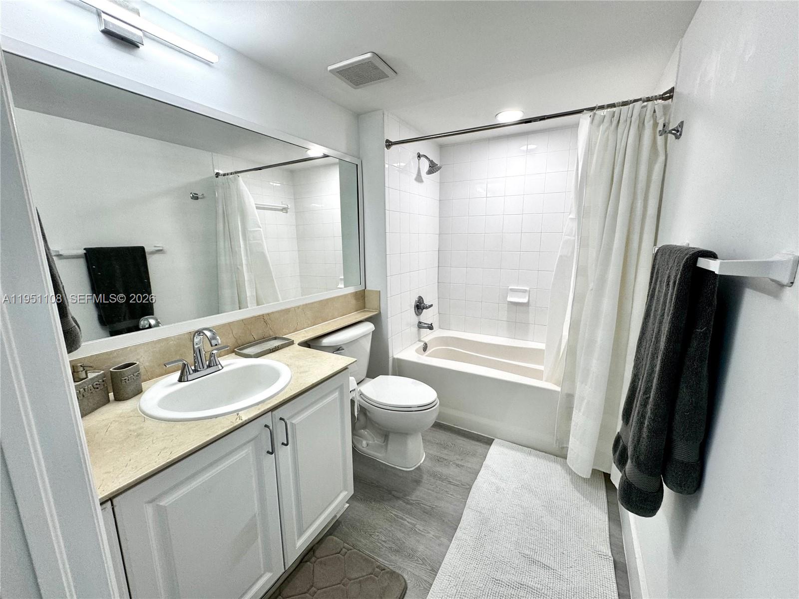 1155 Brickell Bay Dr # 906