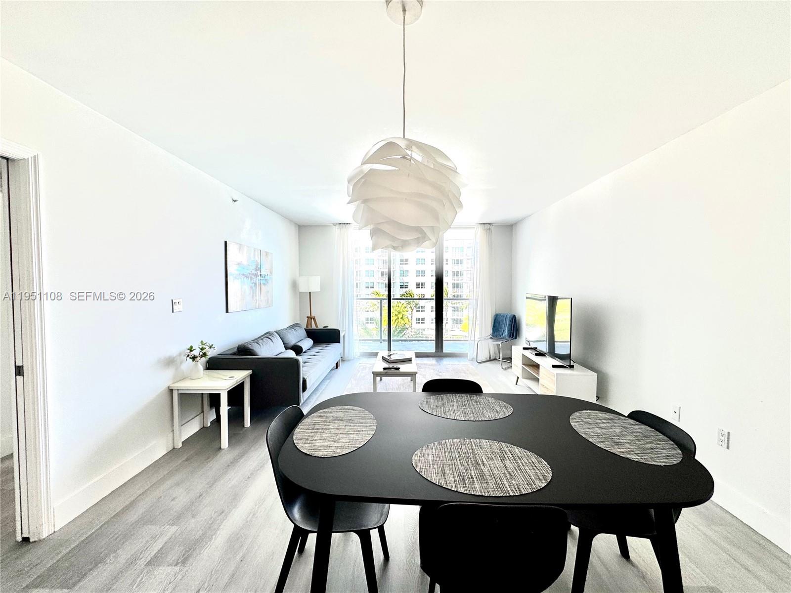 1155 Brickell Bay Dr # 906