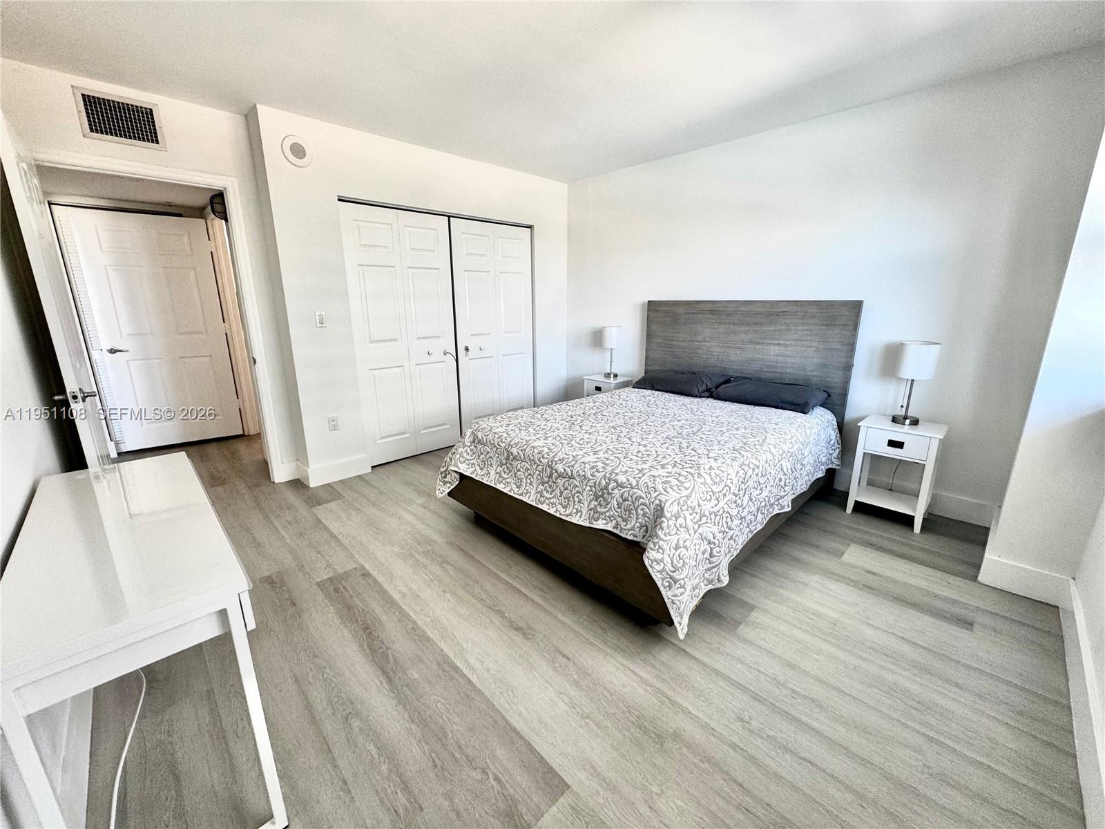 1155 Brickell Bay Dr # 906