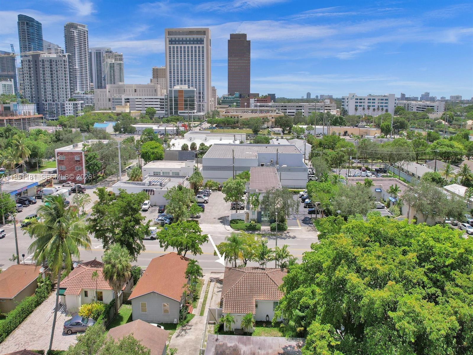 615 SW 4th Ave # 2 Unit: 1-2