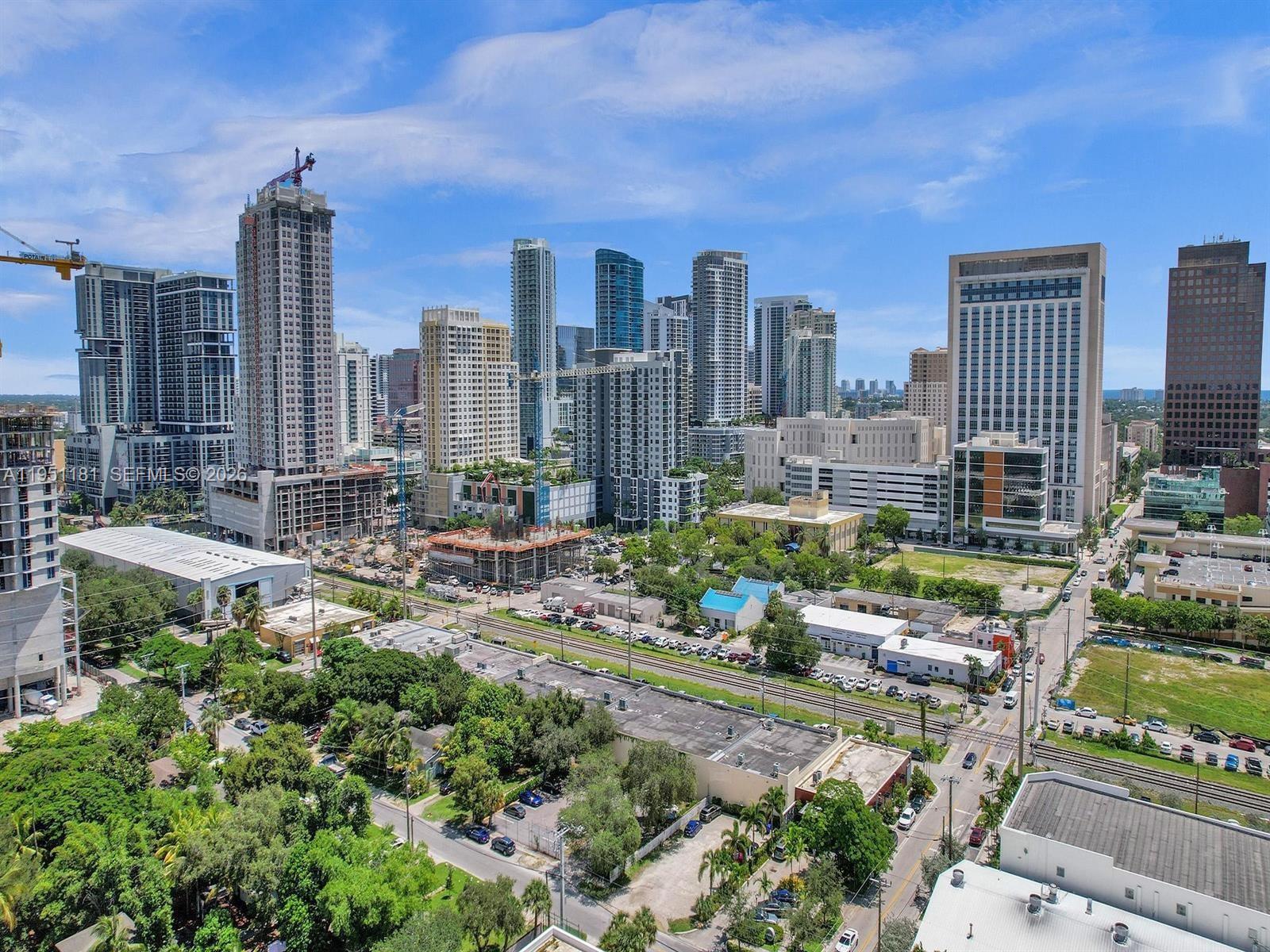 615 SW 4th Ave # 2 Unit: 1-2