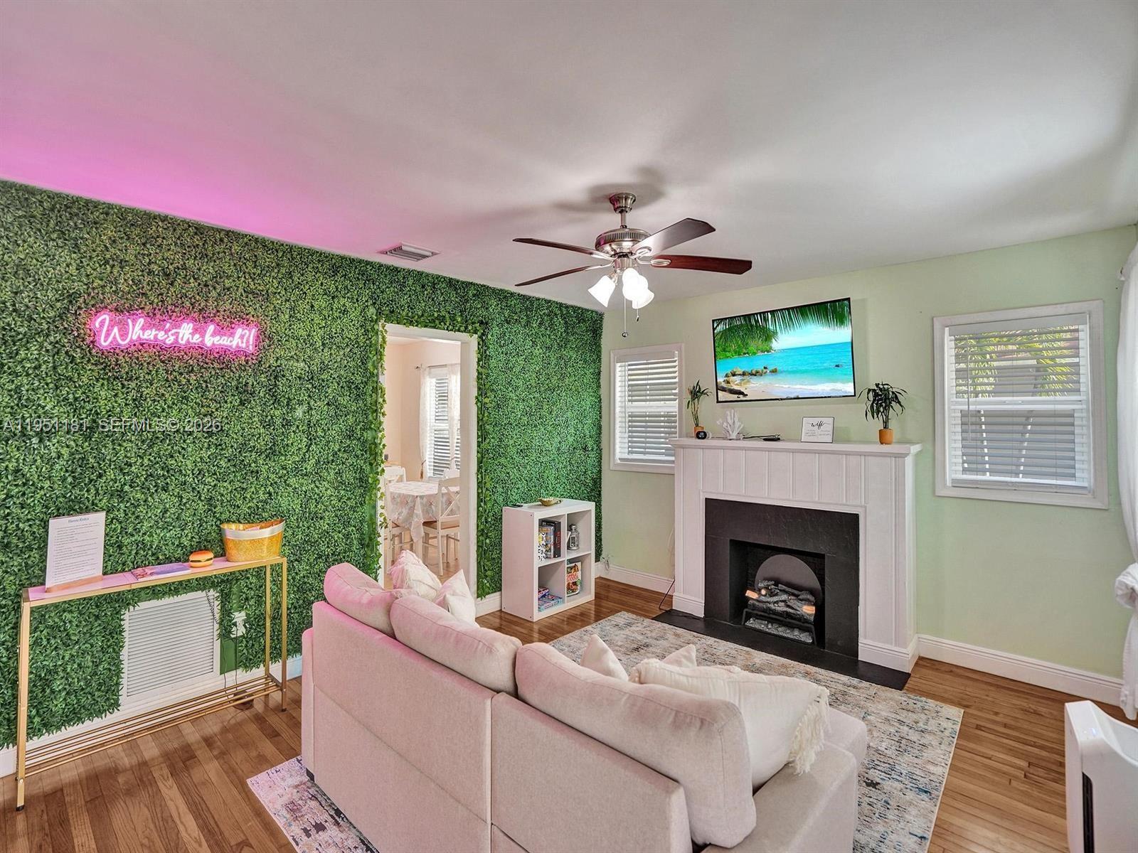 615 SW 4th Ave # 2 Unit: 1-2