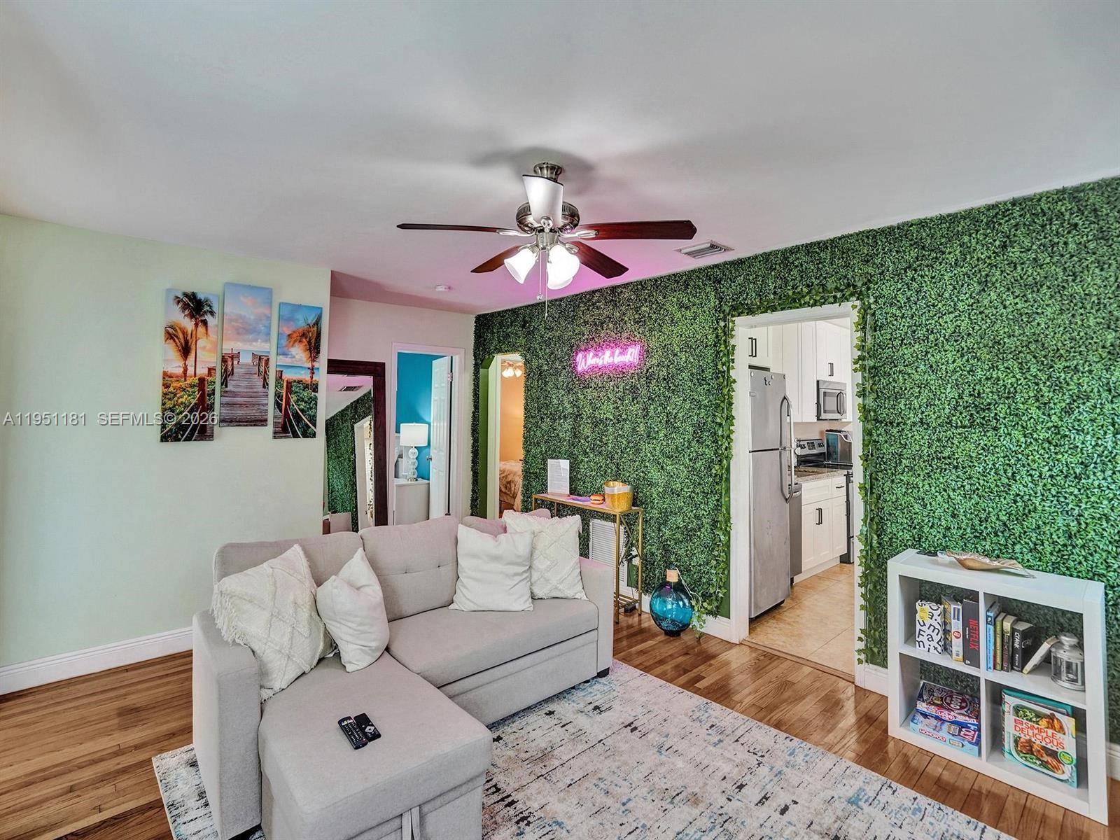 615 SW 4th Ave # 2 Unit: 1-2