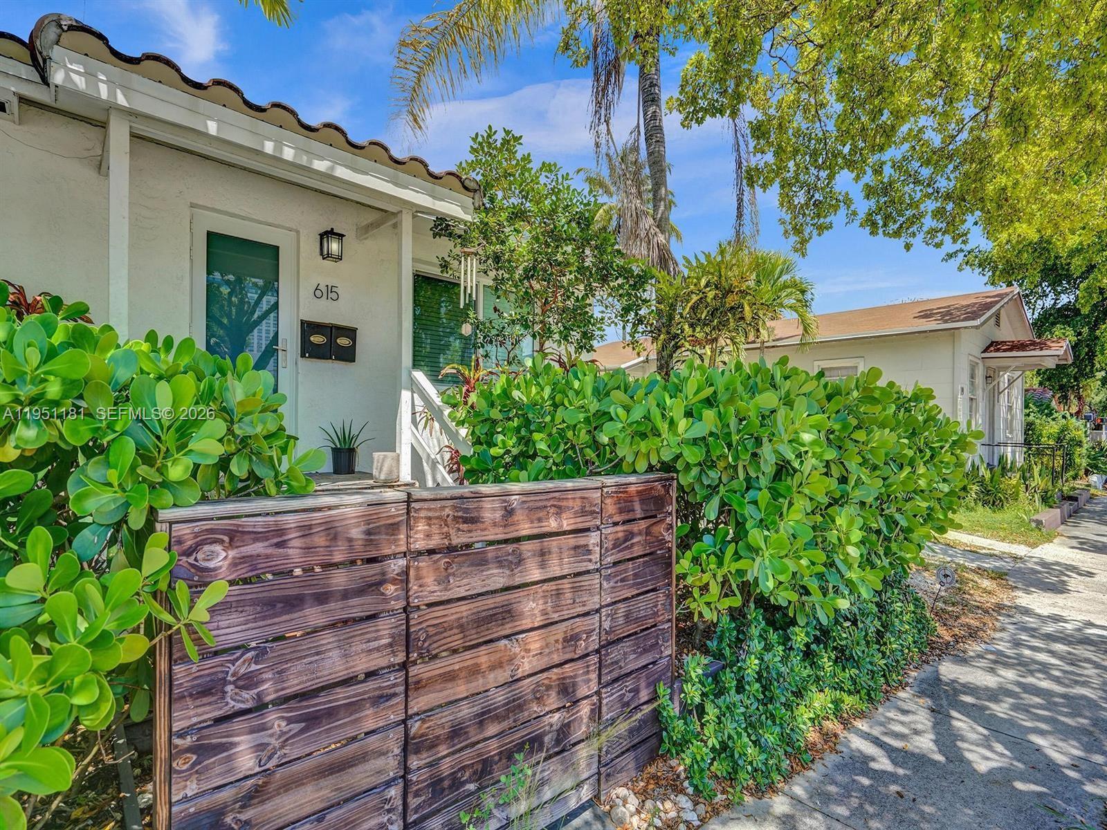 615 SW 4th Ave # 2 Unit: 1-2