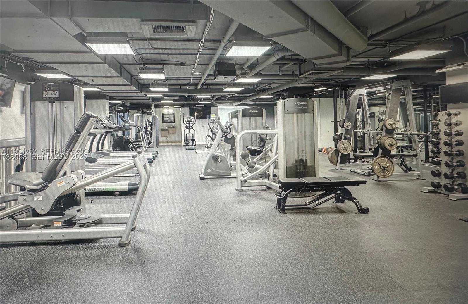 3020 NE 32nd Ave # 817