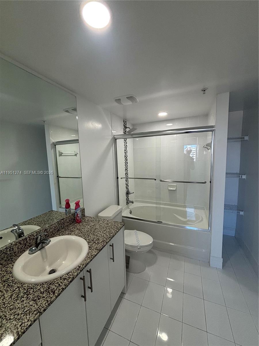 987 SW 37th Ave # 710