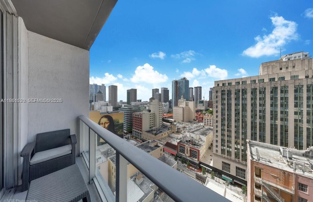 151 SE 1st St # 1706
