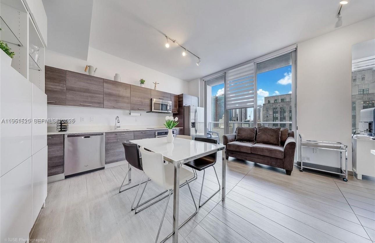 151 SE 1st St # 1706