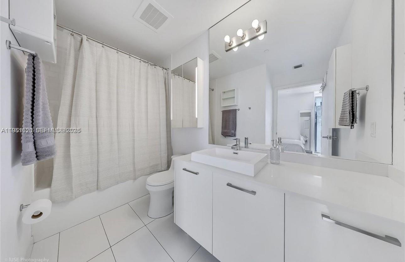151 SE 1st St # 1706