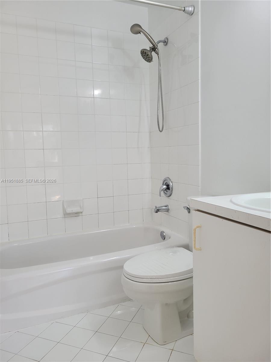 12055 SW 140th Ter # 20 Unit: 7-20