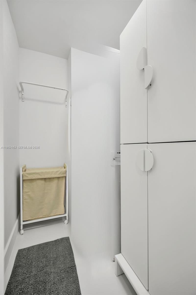 6801 Indian Creek Dr # 304