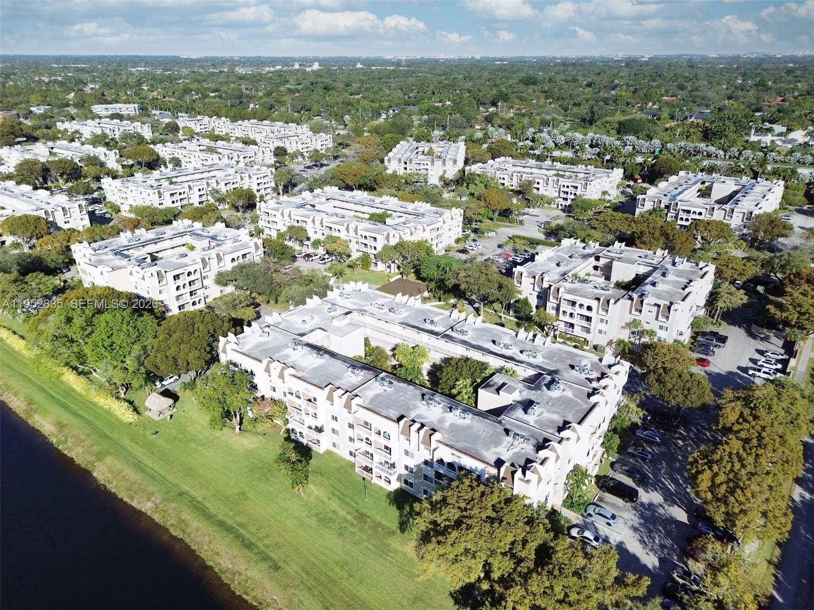 7722 Camino Real # 317 Unit: E-317